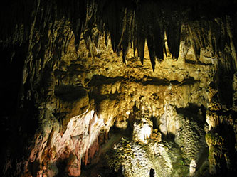 Grotten von Pertosa